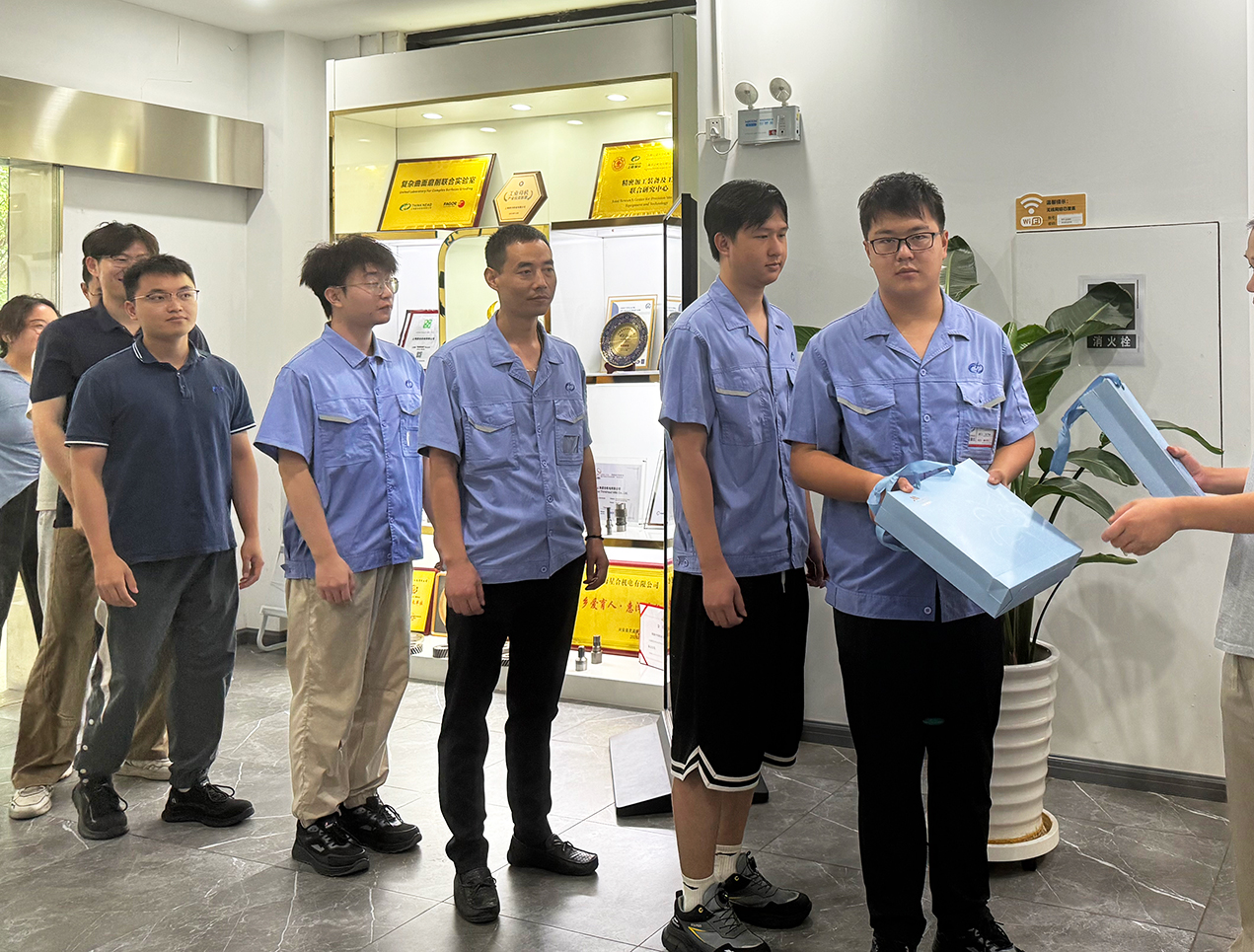 1759212450284851.jpg 5.jpg